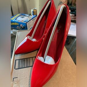 Hingswink Red Heels